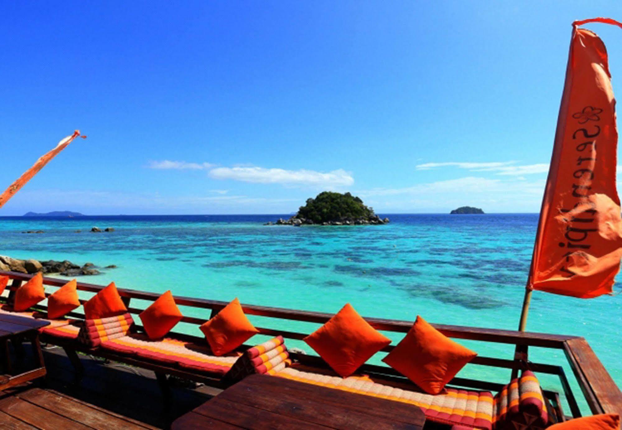 Serendipity Beach Resort Koh Lipe Bagian luar foto