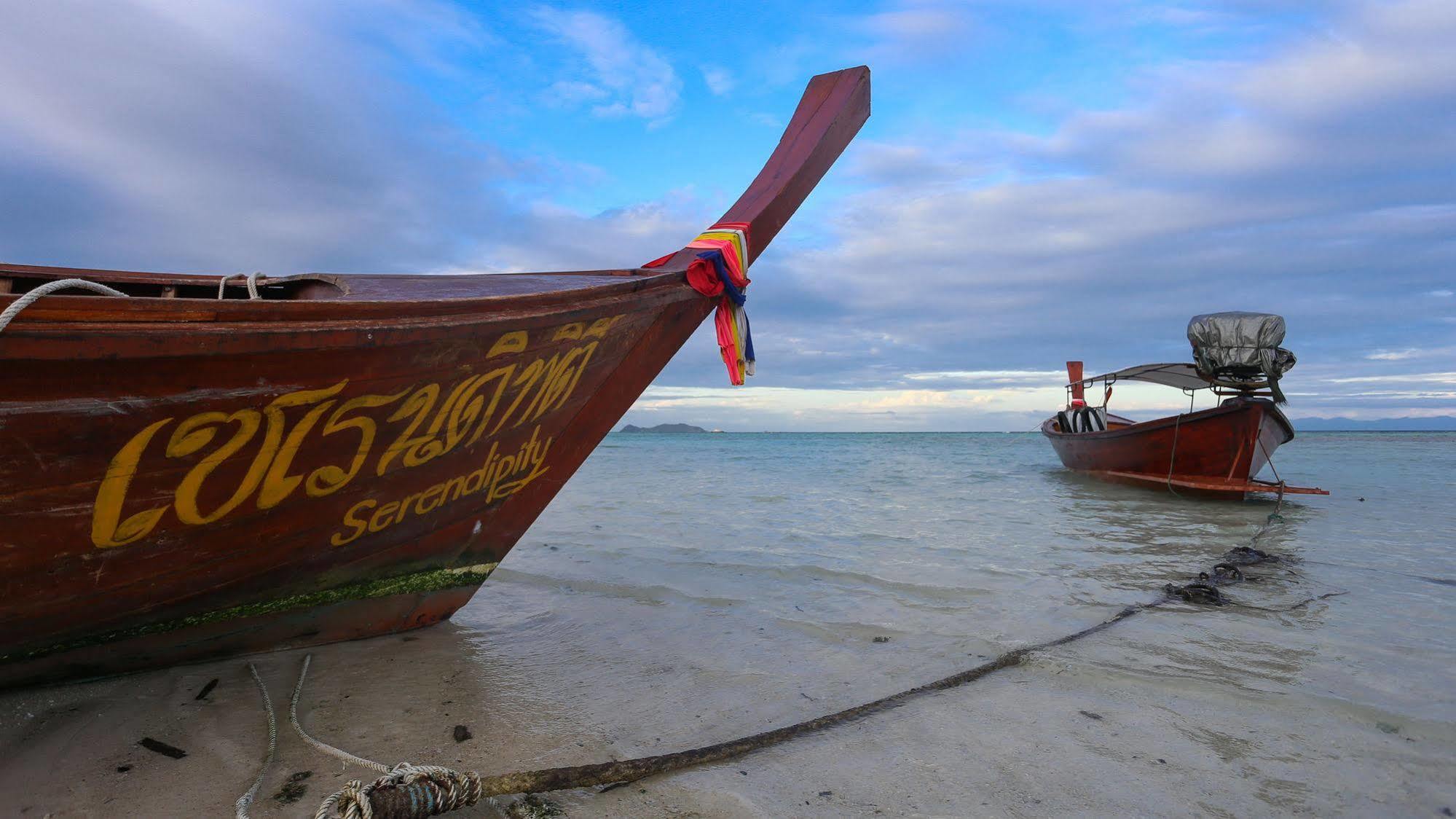 Serendipity Beach Resort Koh Lipe Bagian luar foto